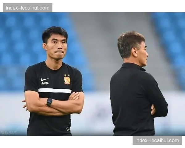 河南队的引援闪电战：一口气官宣六新援背后的保级压力