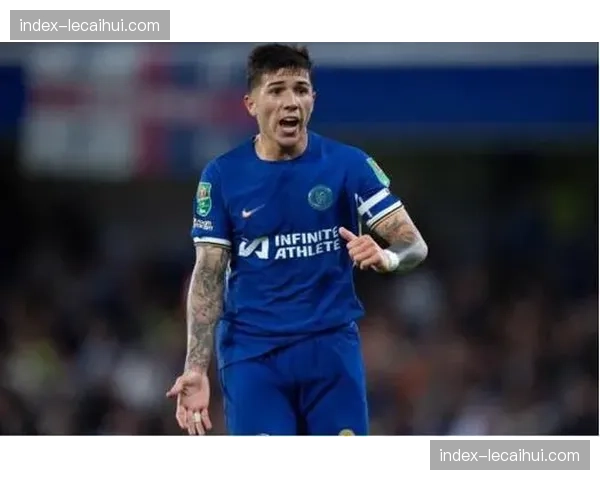 切尔西主帅赛前发布会确认，恩佐-费尔南德斯因累积黄牌停赛