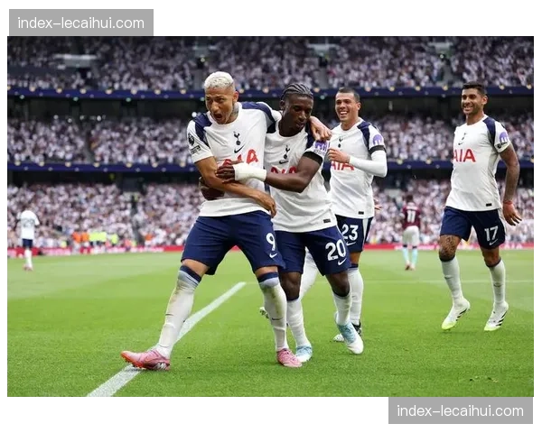 通讯：从数据看变化，2025-26赛季英超场均进球数降至近五年新低。